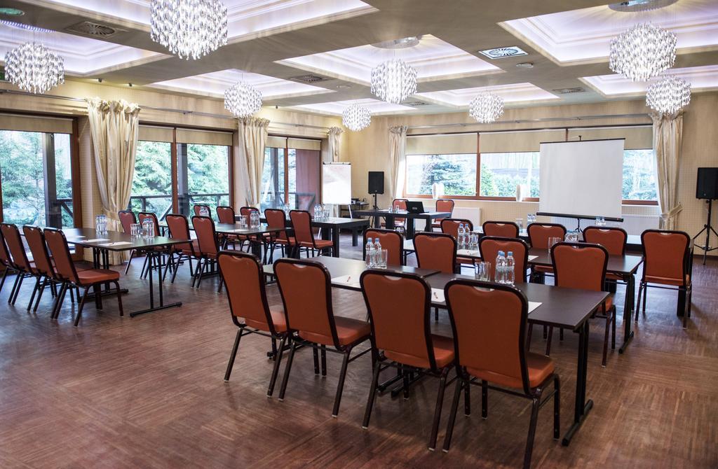 Agat Hotel 우치 외부 사진