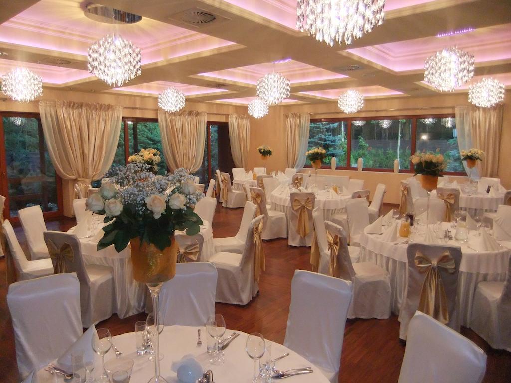 Agat Hotel 우치 외부 사진