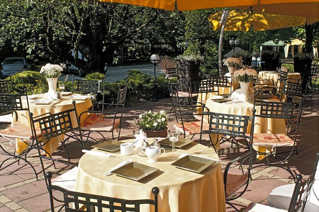 Agat Hotel 우치 외부 사진