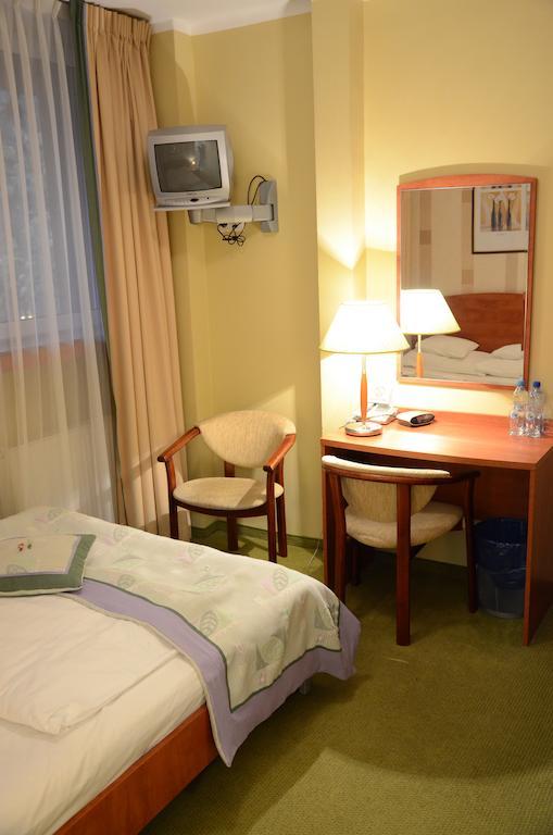 Agat Hotel 우치 외부 사진